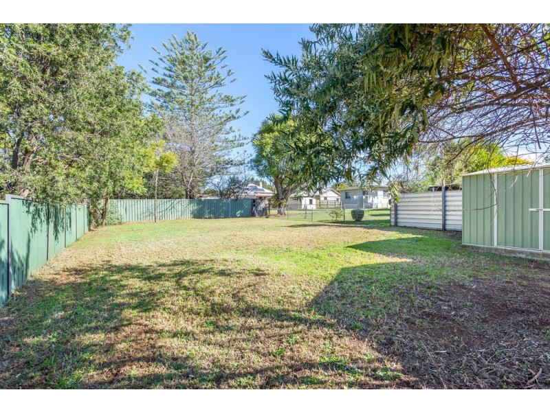 16 Charles Street, Newtown QLD 4350
