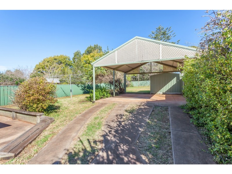 16 Charles Street, Newtown QLD 4350