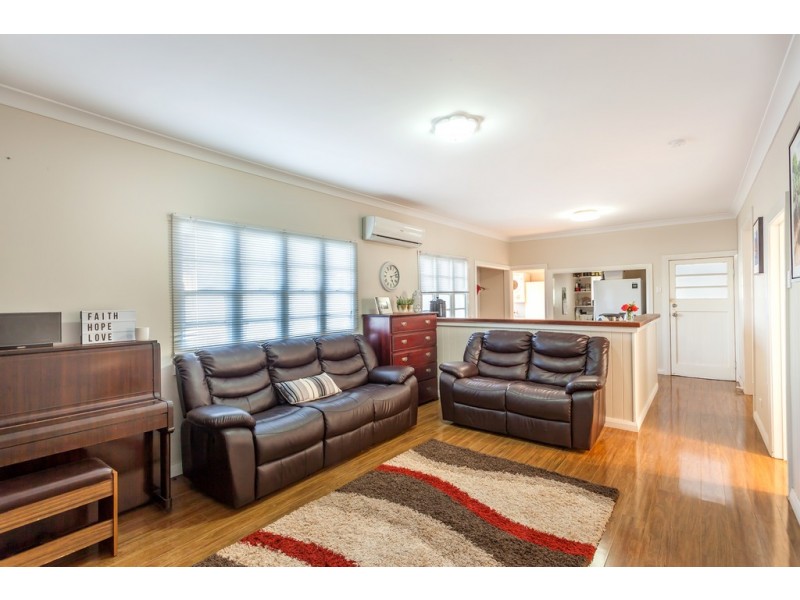 26 Violet Street, Harristown QLD 4350