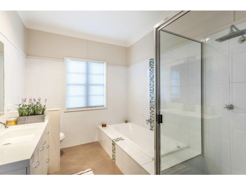 26 Violet Street, Harristown QLD 4350