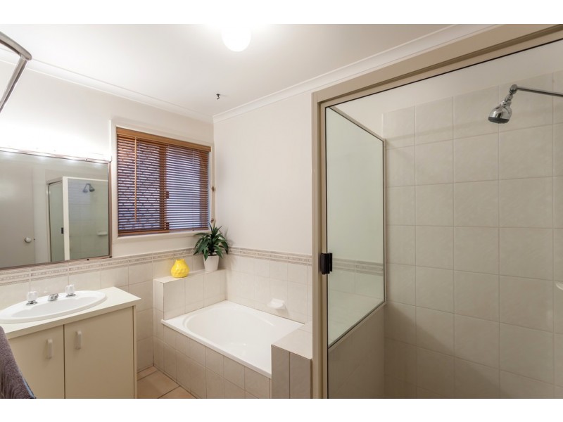 11 Honeysuckle Drive, Glenvale QLD 4350