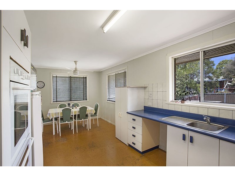 4 Flinders Street, Centenary Heights QLD 4350