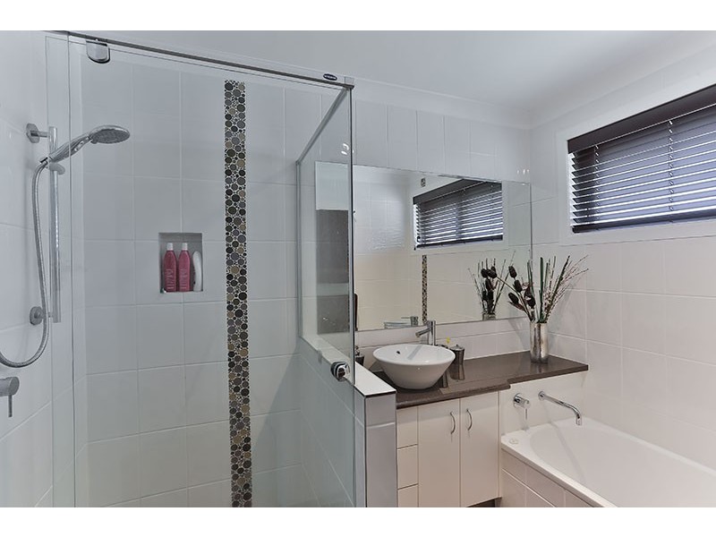 4 Flinders Street, Centenary Heights QLD 4350