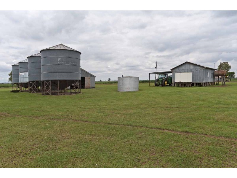 15704 Warrego Highway, Bowenville QLD 4404