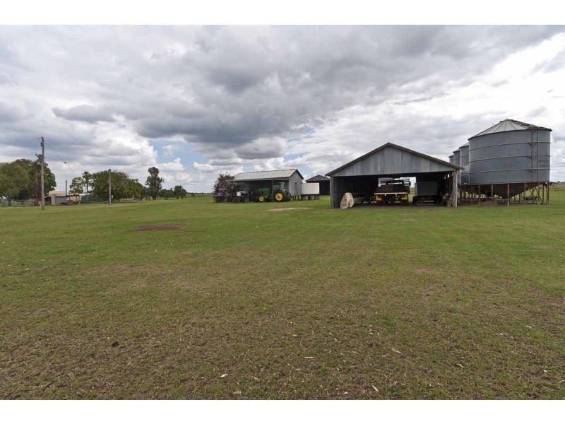 15704 Warrego Highway, Bowenville QLD 4404