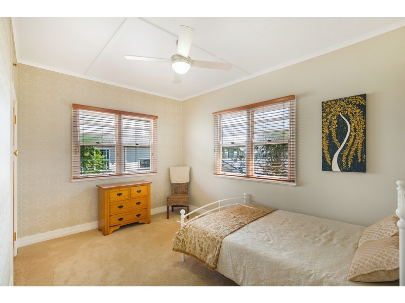 7 Mary Street, Mount Lofty QLD 4350