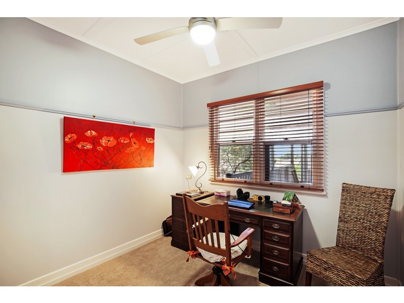 7 Mary Street, Mount Lofty QLD 4350