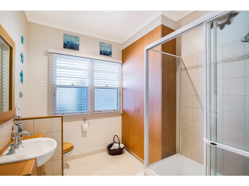 7 Mary Street, Mount Lofty QLD 4350