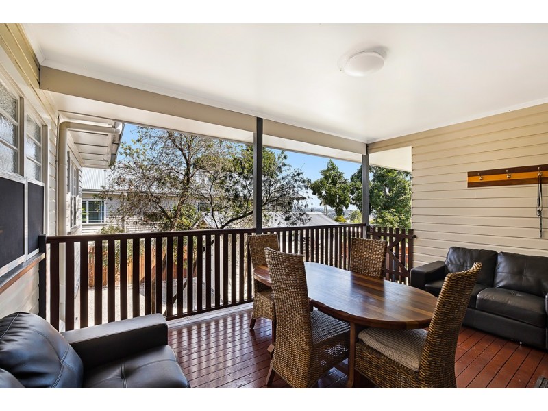 7 Mary Street, Mount Lofty QLD 4350