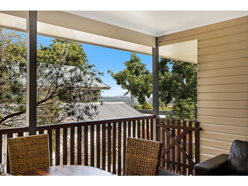 7 Mary Street, Mount Lofty QLD 4350