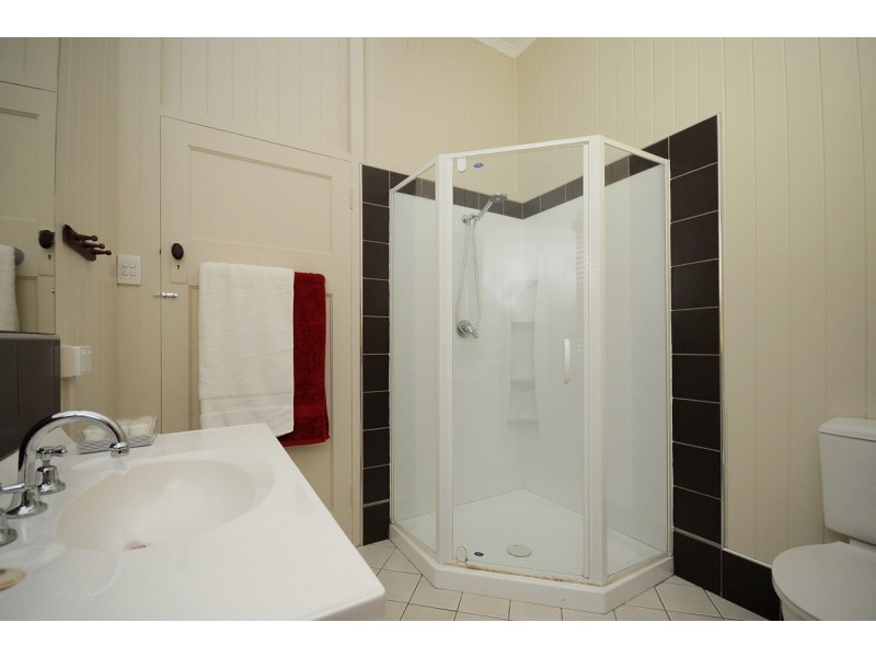 57 Alford Street, Mount Lofty QLD 4350