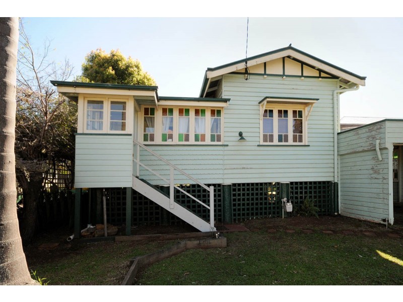 57 Alford Street, Mount Lofty QLD 4350