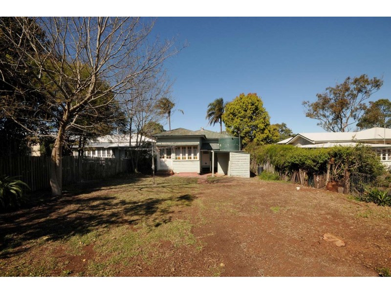 57 Alford Street, Mount Lofty QLD 4350