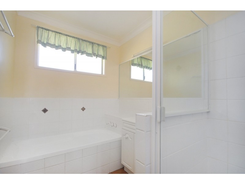 9 Martini Street, Mount Lofty QLD 4350