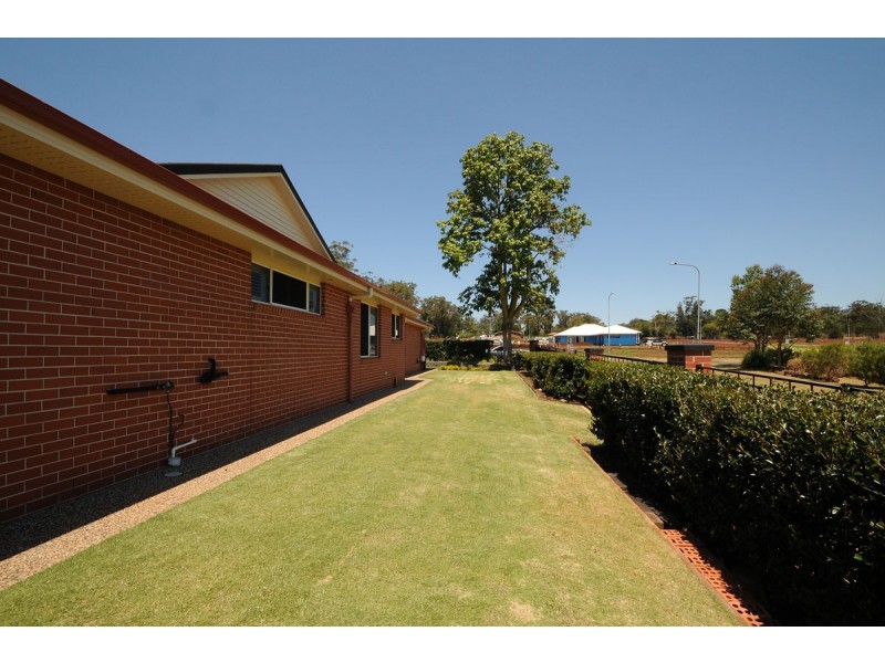 3 Tarlington Street, Middle Ridge QLD 4350