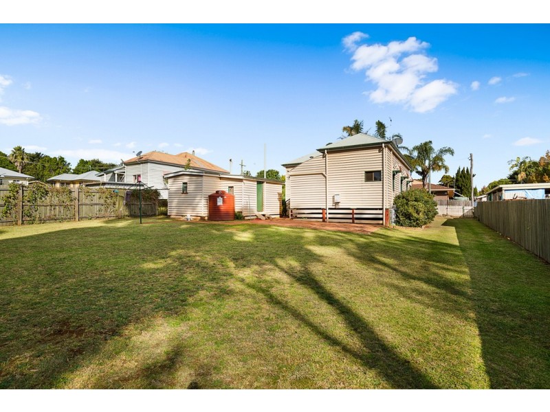 3 McCook Street, South Toowoomba QLD 4350