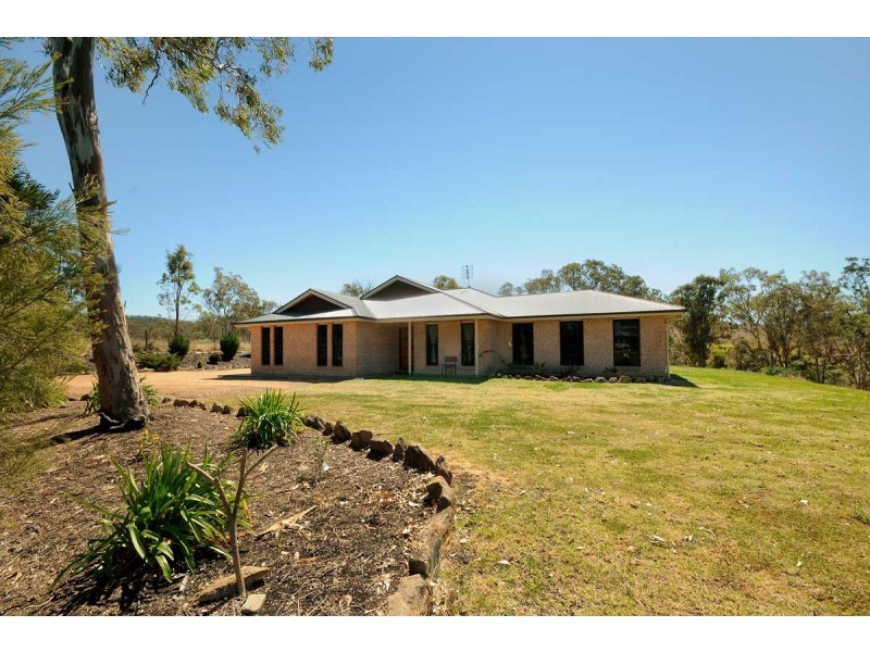 32 Pendoma Drive, Hodgson Vale QLD 4352