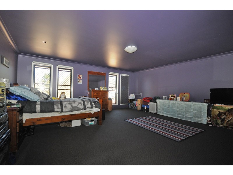 32 Pendoma Drive, Hodgson Vale QLD 4352