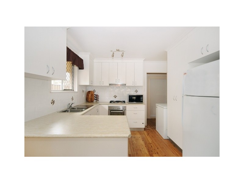 8 Koombarra Street, Harlaxton QLD 4350
