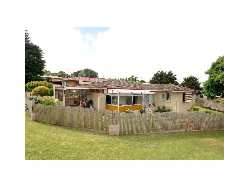 8 Koombarra Street, Harlaxton QLD 4350