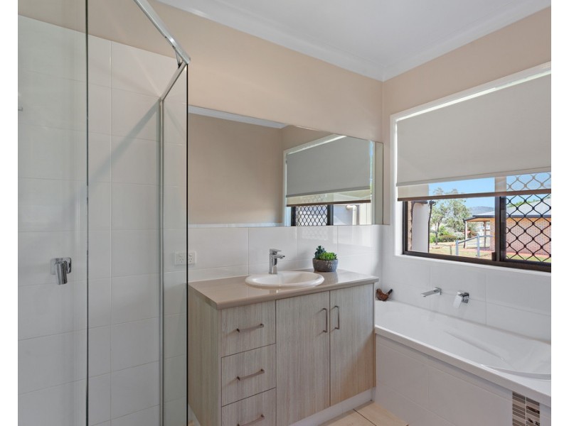 2 Fairview Rise, Gowrie Junction QLD 4352