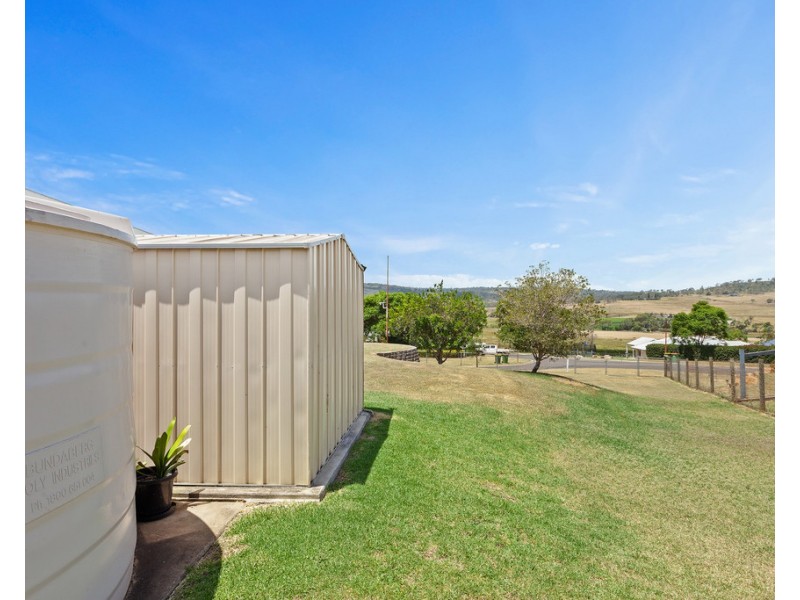 2 Fairview Rise, Gowrie Junction QLD 4352