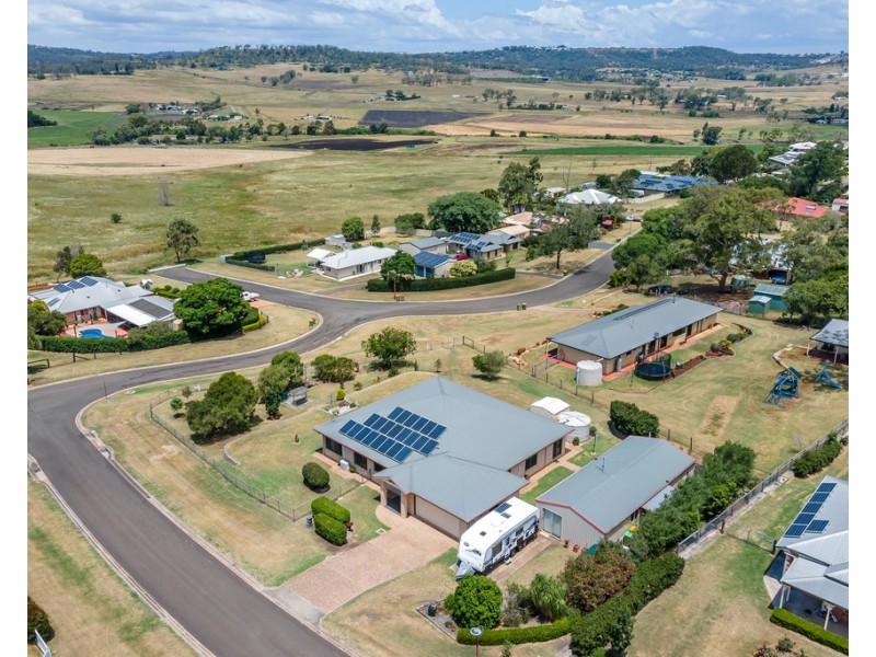 2 Fairview Rise, Gowrie Junction QLD 4352