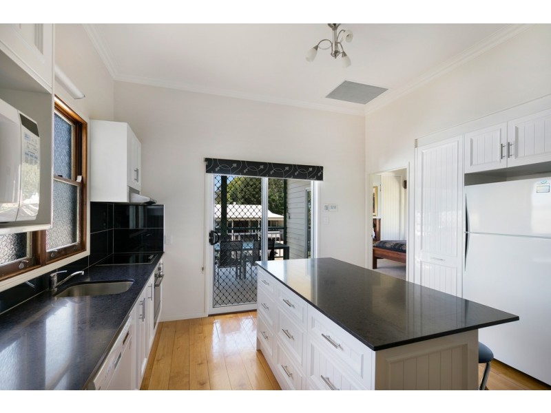 242 Geddes Street, Centenary Heights QLD 4350