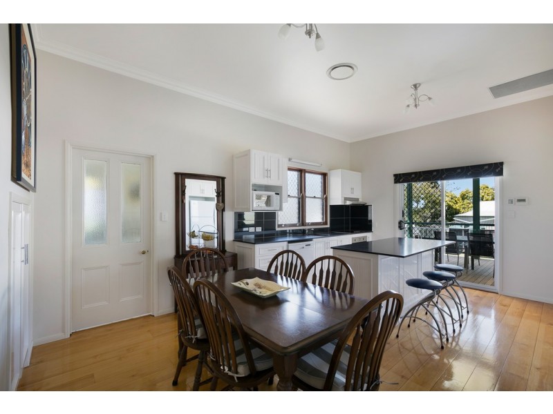 242 Geddes Street, Centenary Heights QLD 4350
