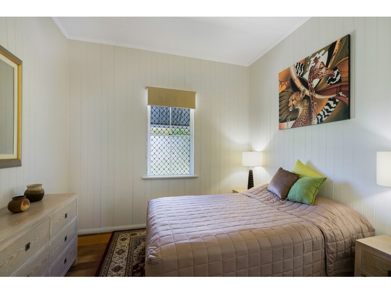 242 Geddes Street, Centenary Heights QLD 4350