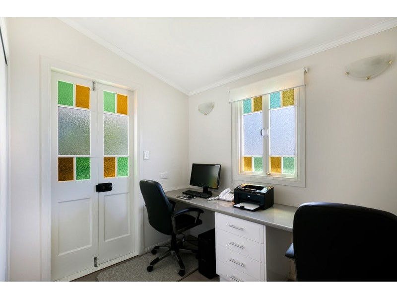242 Geddes Street, Centenary Heights QLD 4350