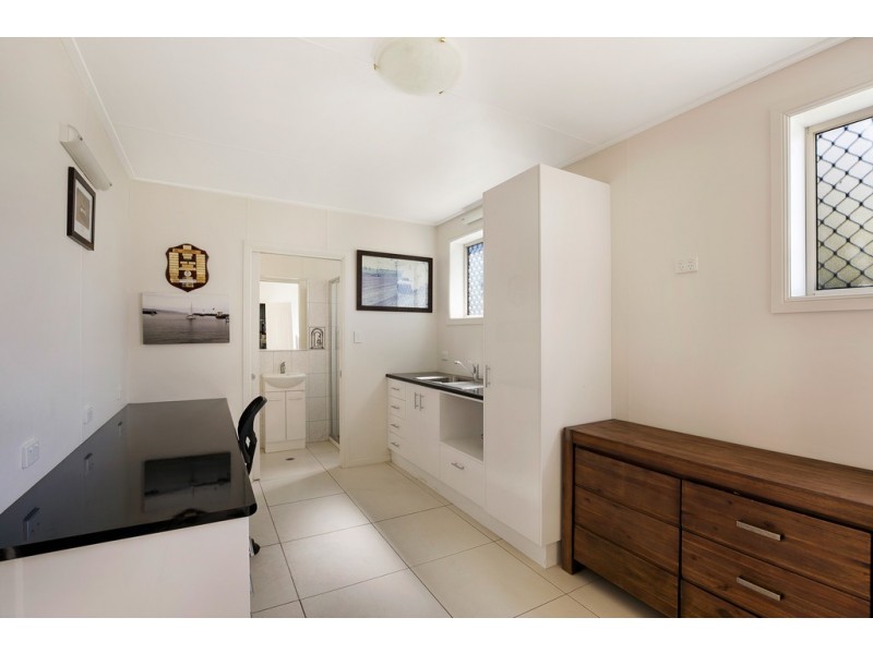 242 Geddes Street, Centenary Heights QLD 4350