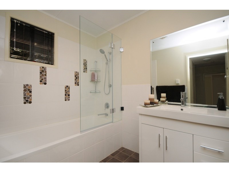 12 Kettle Street, Rockville QLD 4350