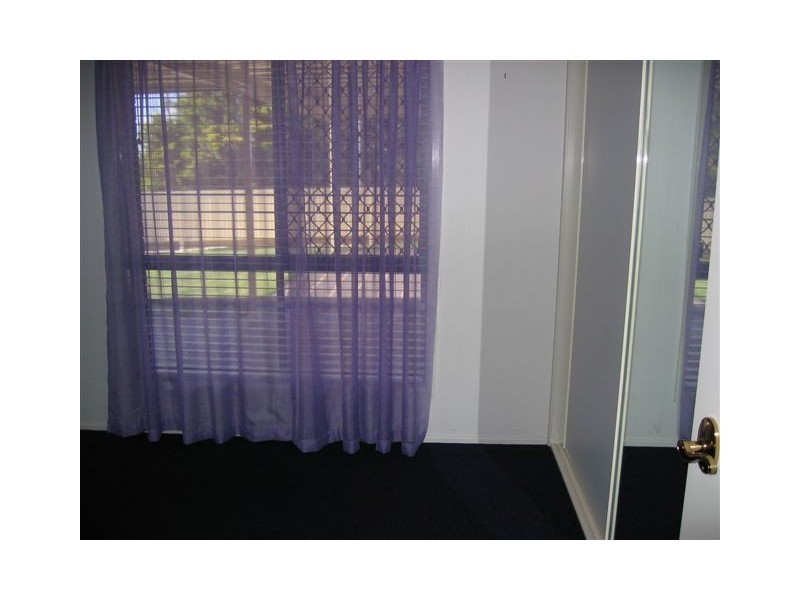 1 Banksdale Drive, Middle Ridge QLD 4350