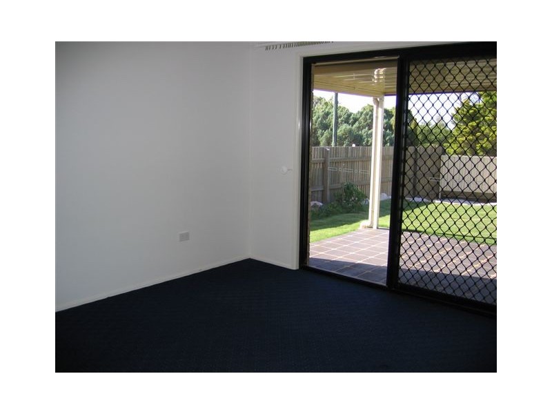 1 Banksdale Drive, Middle Ridge QLD 4350