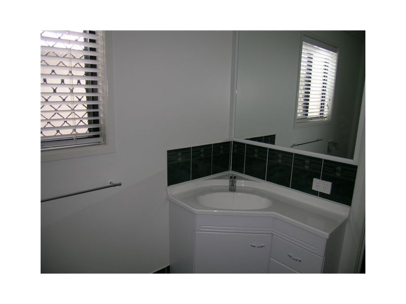1 Banksdale Drive, Middle Ridge QLD 4350