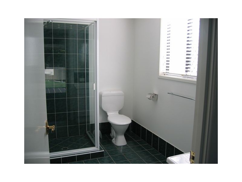 1 Banksdale Drive, Middle Ridge QLD 4350