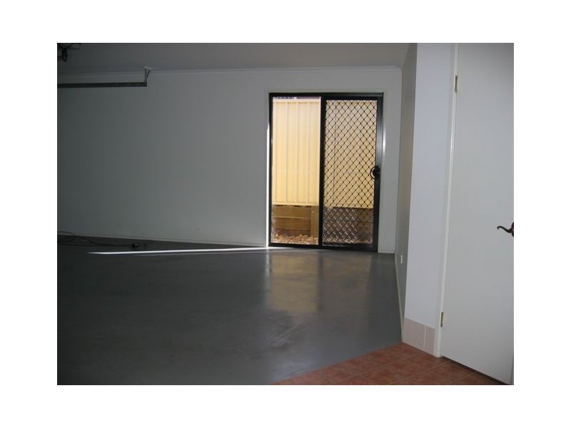 1 Banksdale Drive, Middle Ridge QLD 4350