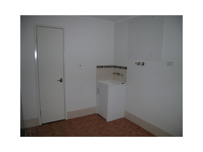 1 Banksdale Drive, Middle Ridge QLD 4350