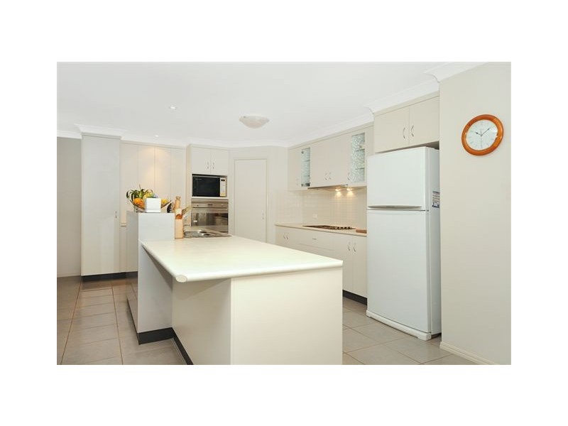 8 Paringa Close, Middle Ridge QLD 4350