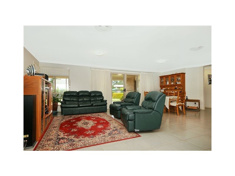 8 Paringa Close, Middle Ridge QLD 4350