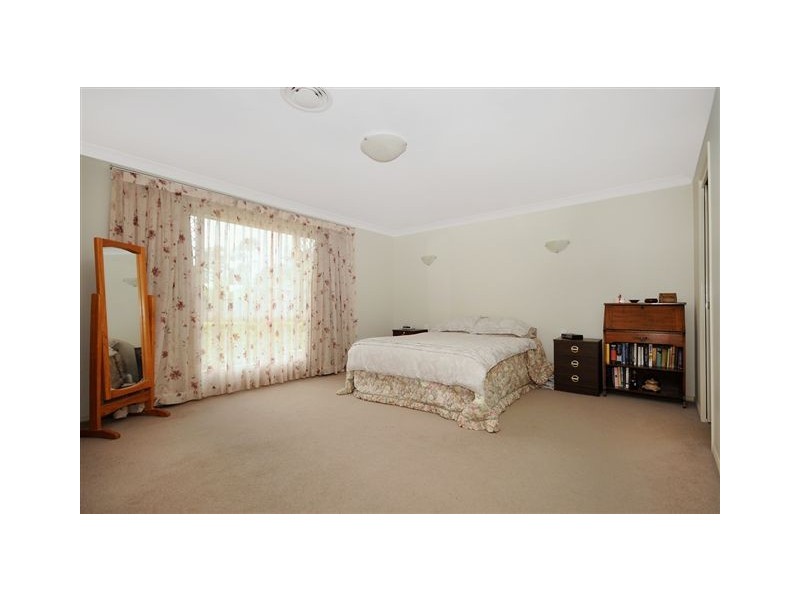 8 Paringa Close, Middle Ridge QLD 4350