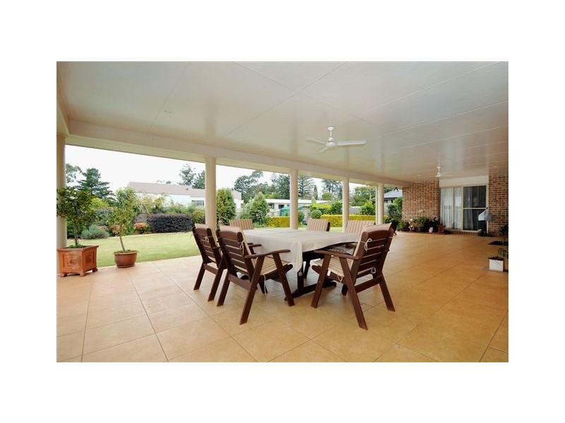 8 Paringa Close, Middle Ridge QLD 4350