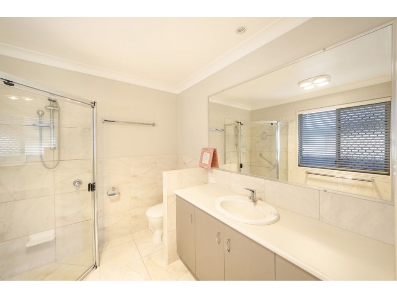 8 Paringa Close, Middle Ridge QLD 4350