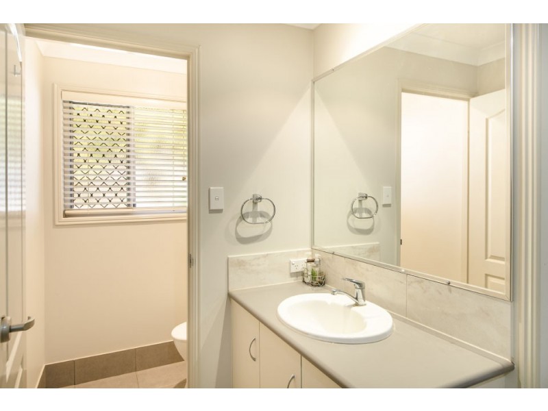 8 Paringa Close, Middle Ridge QLD 4350