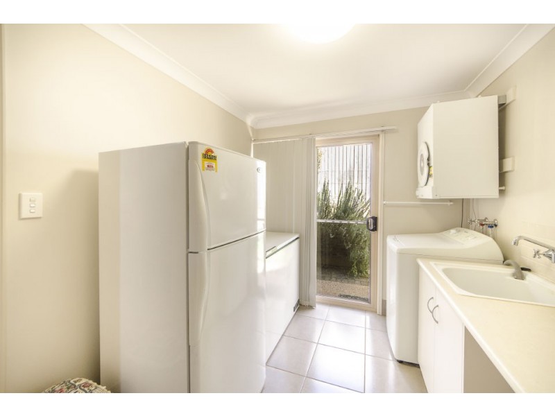 8 Paringa Close, Middle Ridge QLD 4350