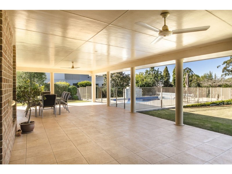 8 Paringa Close, Middle Ridge QLD 4350