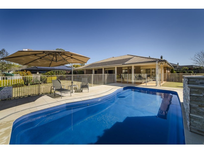 8 Paringa Close, Middle Ridge QLD 4350