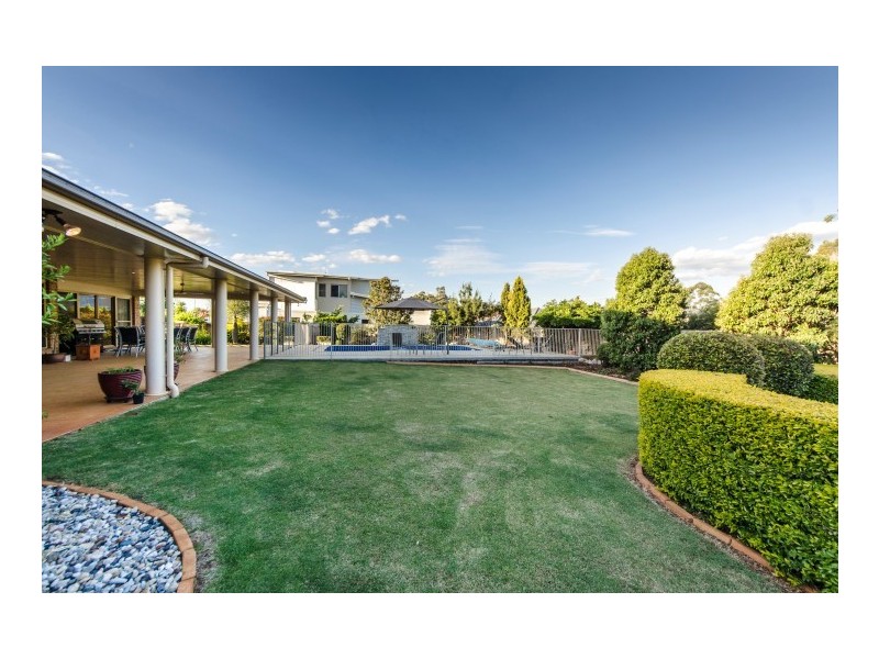 8 Paringa Close, Middle Ridge QLD 4350