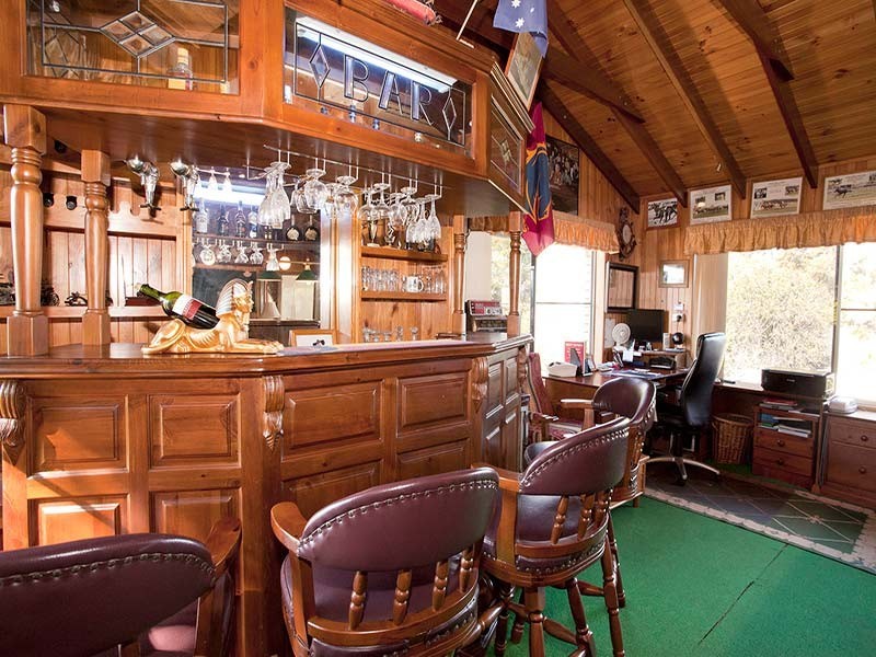 8 Cullen Court, Rockville QLD 4350